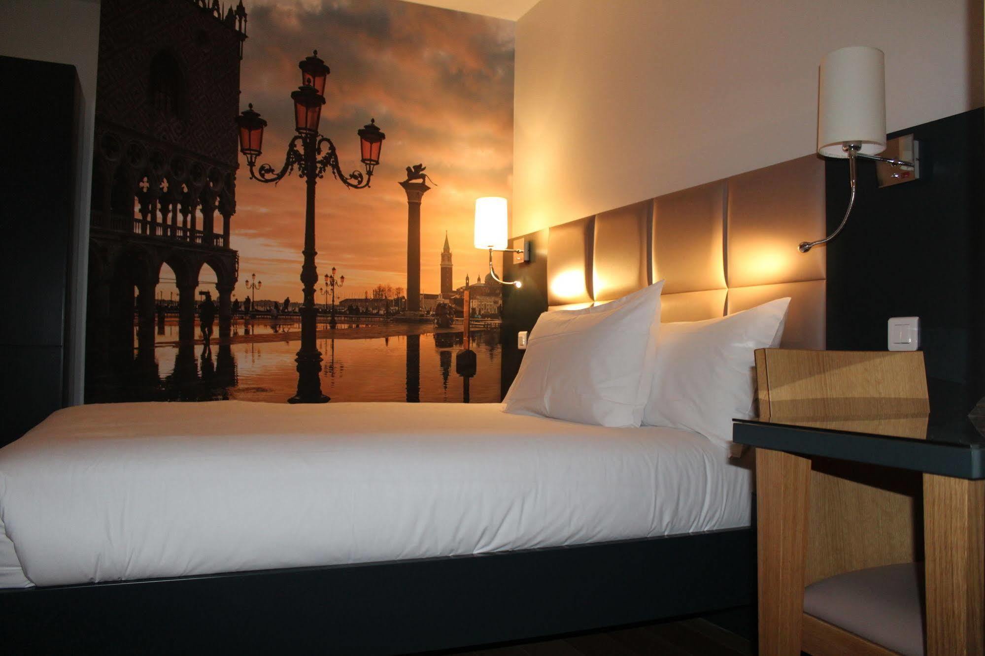 Hotel Jenner Paris Eksteriør bilde